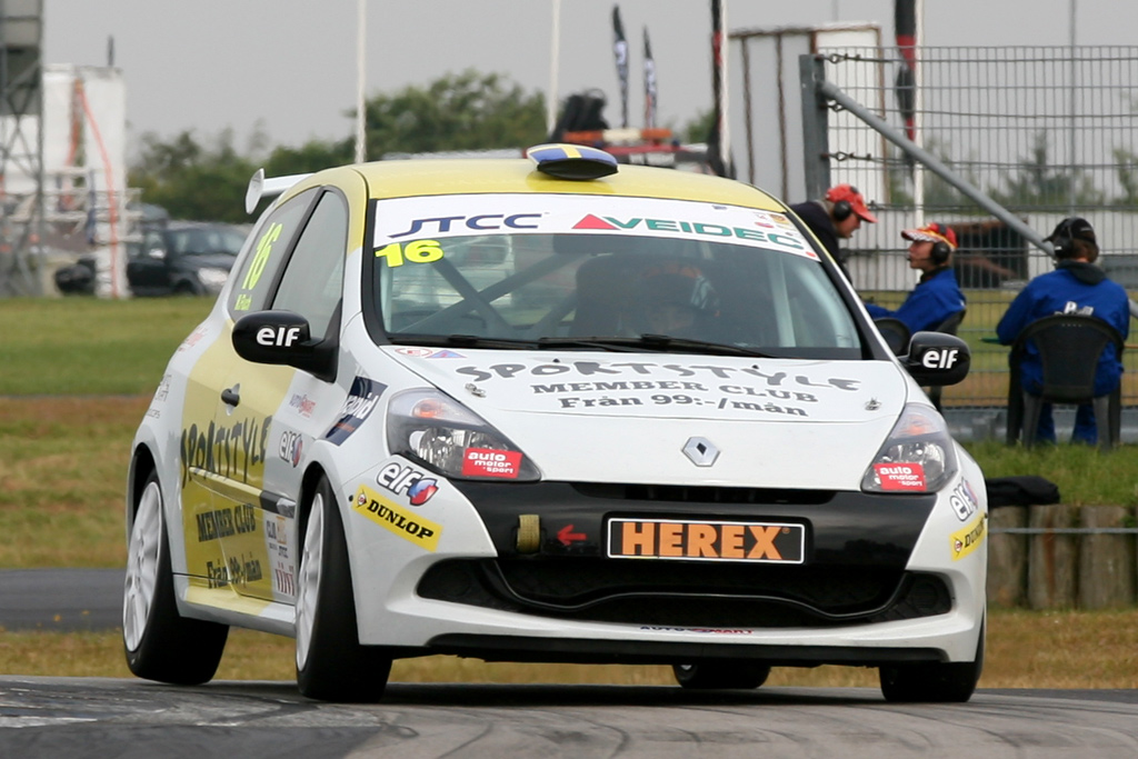 Marcus Fluch under tørre forhold ved tidtagningen tidligere på dagen.
(Foto: Motorsporten.dk)